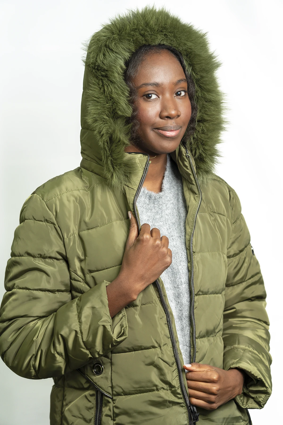 abrigo plumífero puffer 3/4 "forest shield" – verde oliva abrigo plumífero puffer 3/4 "forest shield" – verde oliva