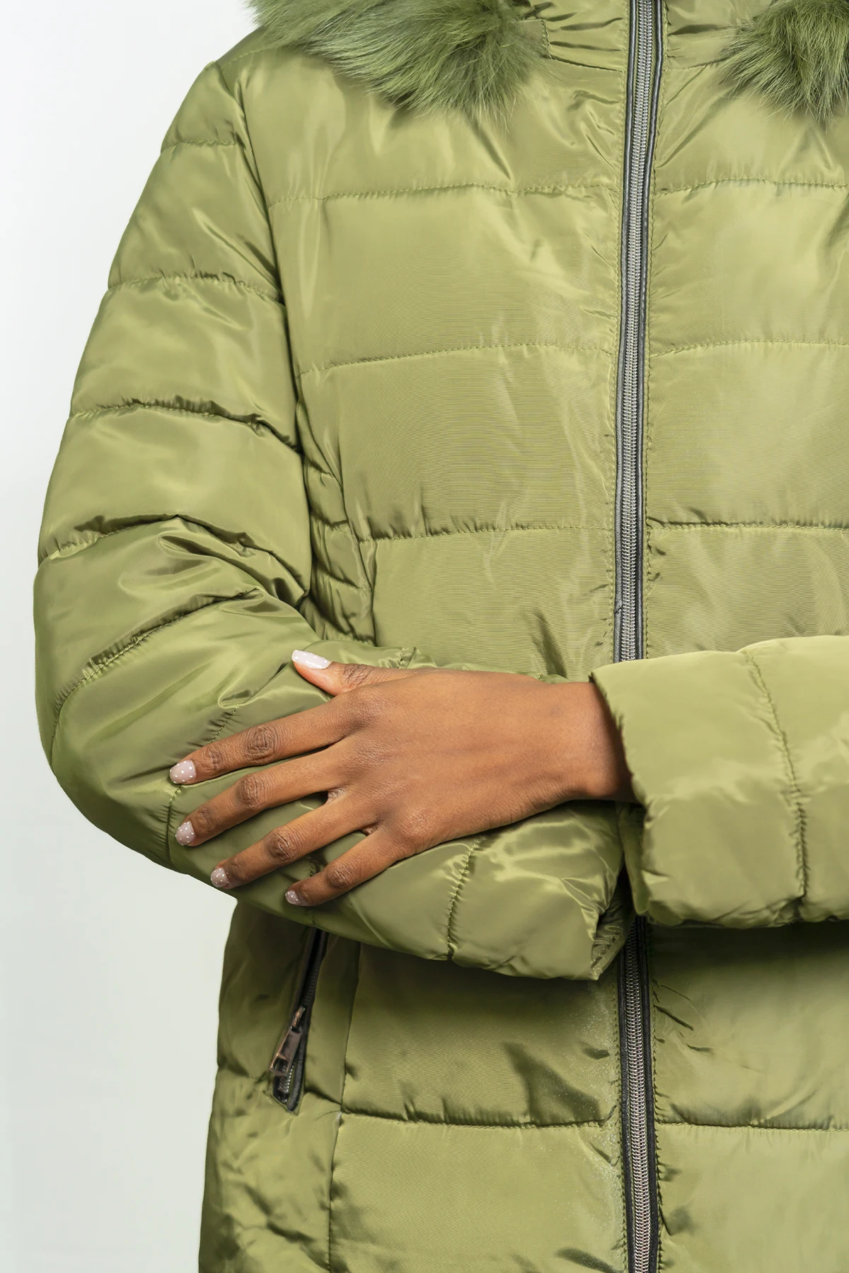 abrigo plumífero puffer 3/4 "forest shield" – verde oliva abrigo plumífero puffer 3/4 "forest shield" – verde oliva